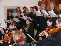 Das Vocalensemble der AmandusMusik unterstützt vom Bachkollegium. (Foto: Bialas, DMP, 12.01.15)