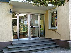 Eingang zum Pfarrheim